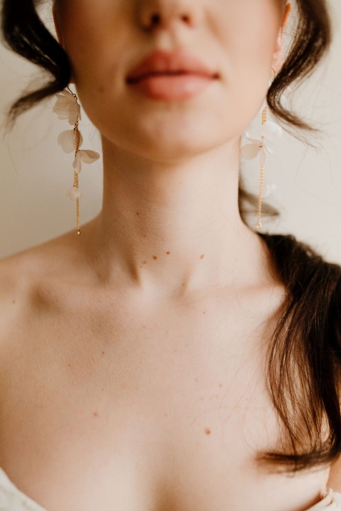 kolczyki ślubne kwiaty