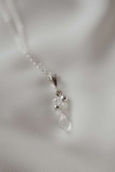 ślubny naszyjnik srebrny z kryształkami