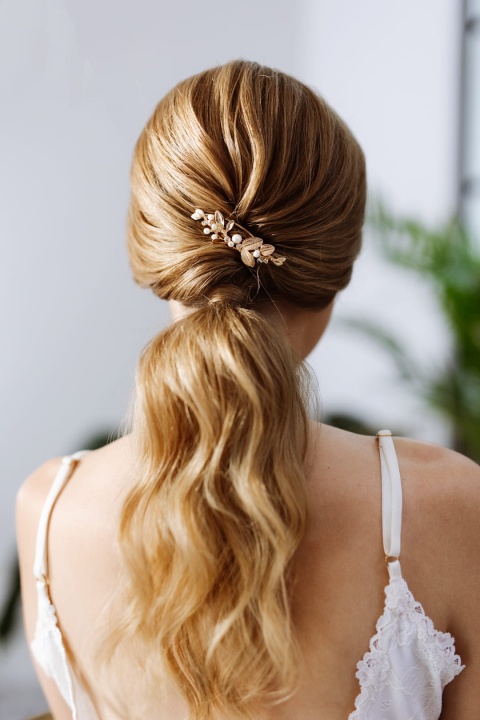 spinka do włosów z perłami boho