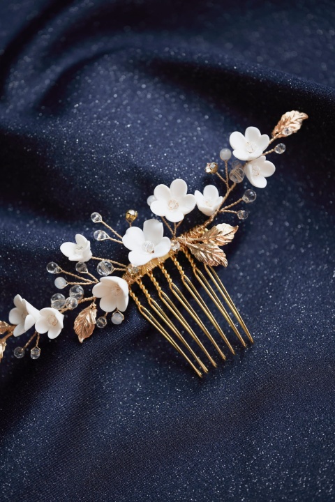 złoty grzebyk ślubny do włosów do koka ślubnego