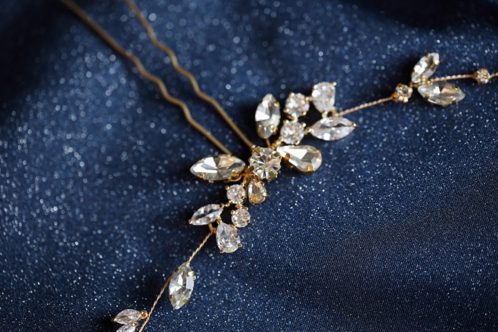 ślubna ozdoba do włosów złota z kryształkami