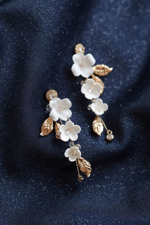 wiszące kolczyki ślubne z kwiatami boho