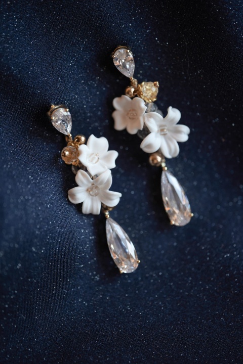 kolczyki ślubne z kwiatami i cyrkoniami GLAMOUR ZŁOTE