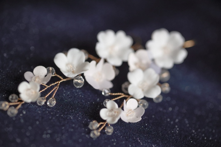 kolczyki ślubne kwiaty