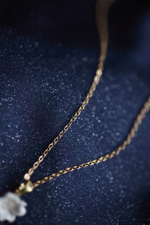 biały kwiatek naszyjnik ślubny