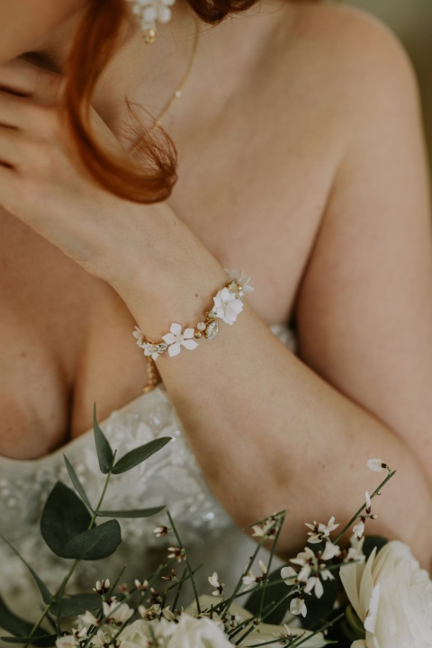 bransoletka ślubna glam białe kwiaty