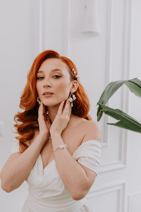 ręcznie wykonywana biżuteria ślubna kwiatki bransoletka