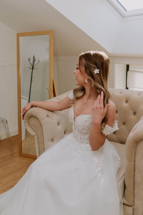 delikatne wsuwki do włosów ślubne