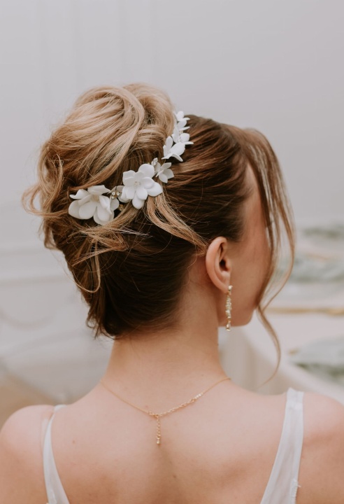 delikatna ozdoba do wlosow na slub na wsuwce