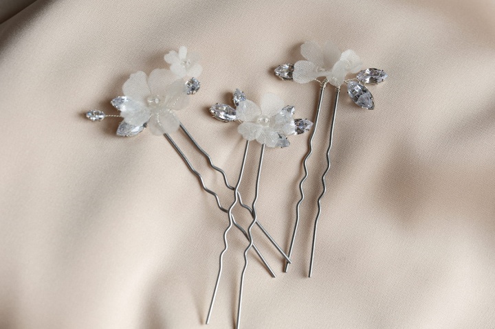 wsuwki do włosów z kwiatami