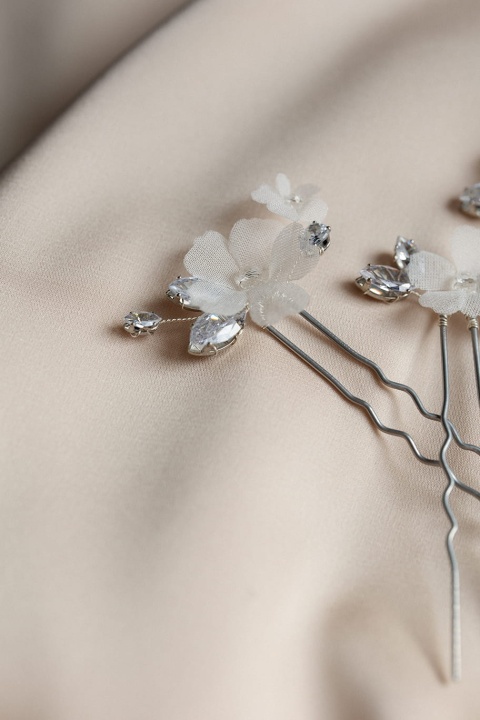 wsuwki do włosów z kwiatami