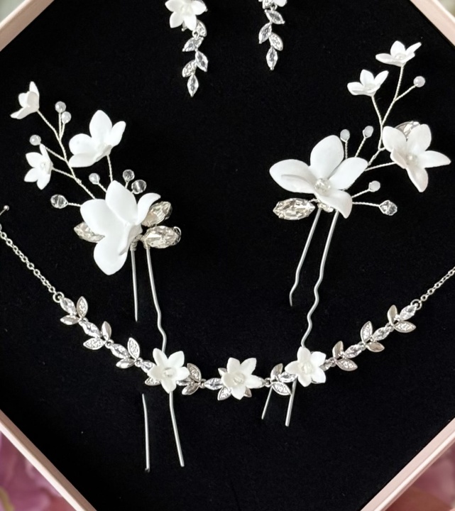 srebrne wsuwki do włosów z kwiatkami