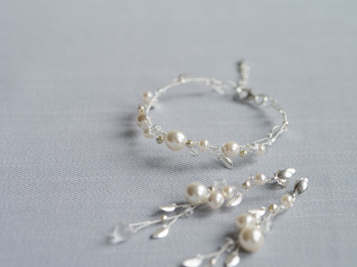 biżuteria ślubna z perłami
