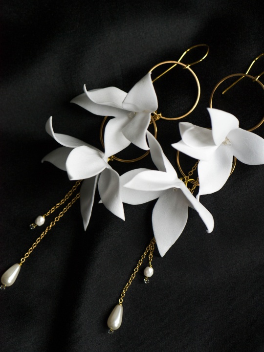 długie kolczyki ślubne z kwiatami