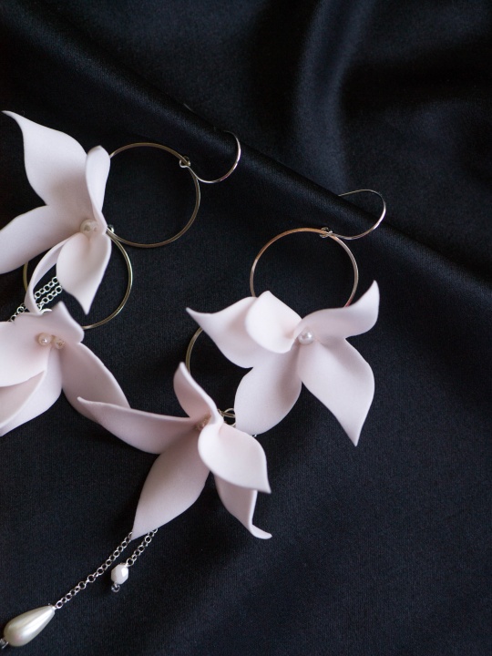 Helen Pearl kolczyki jasnorozowe2