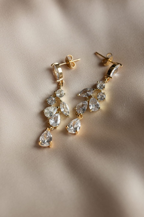 delikatne klipsy do uszu z kryształkami