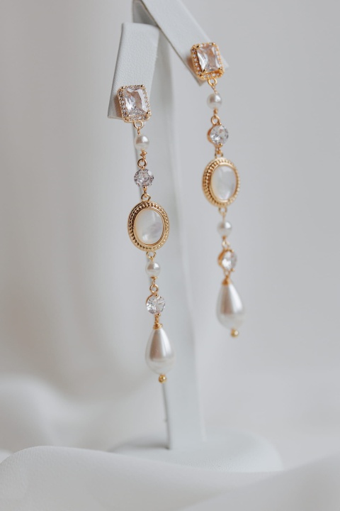 złote kolczyki z cyrkoniami i perłami vintage retro