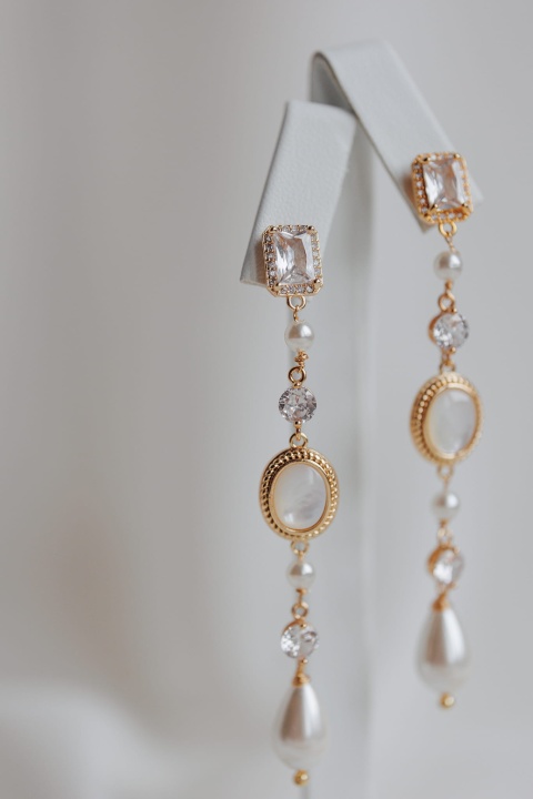 złote kolczyki z cyrkoniami i perłami vintage retro