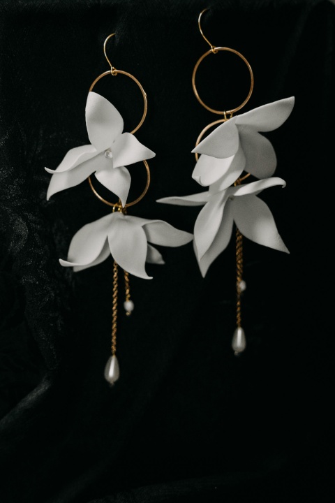 kolczyki slubne kwiaty