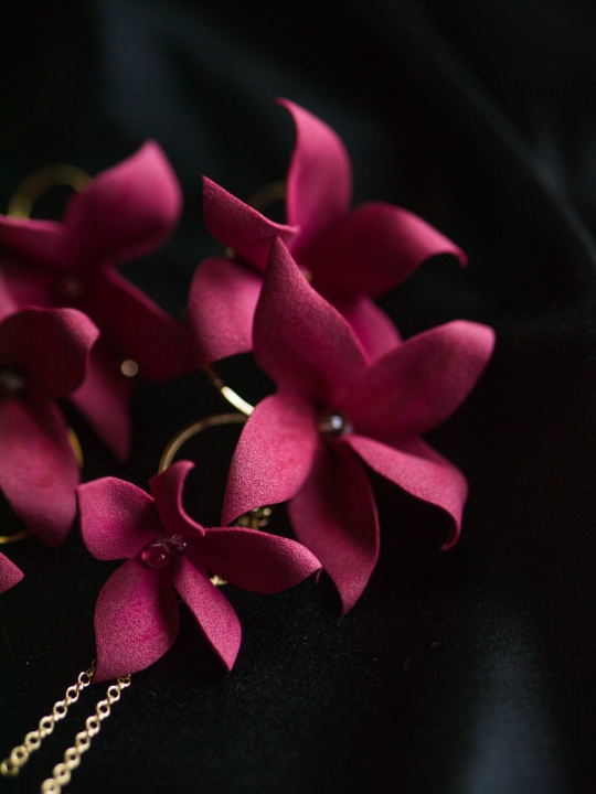 kolczyki ślubne bordowe kwiaty