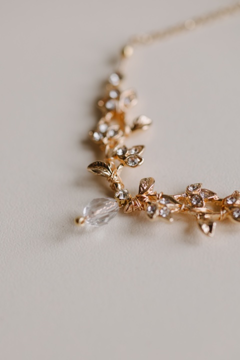 złoty naszyjnik ślubny