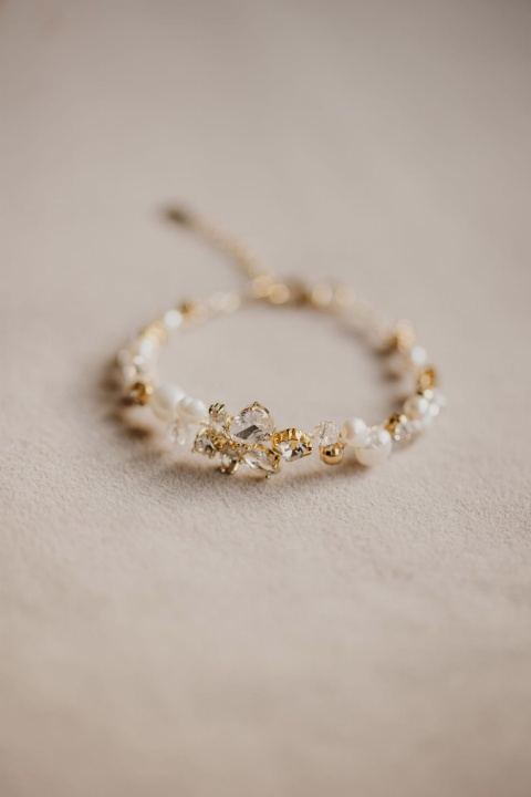 złota bransoletka ślubna z cyrkoniami i perłami słodkowodnymi