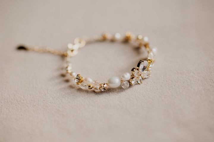 złota bransoletka ślubna z cyrkoniami i perłami słodkowodnymi